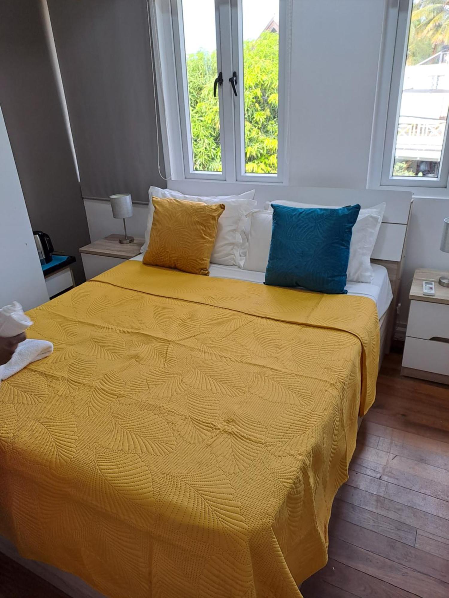 Explora Prestige Bed & Breakfast Блу Бей Екстериор снимка