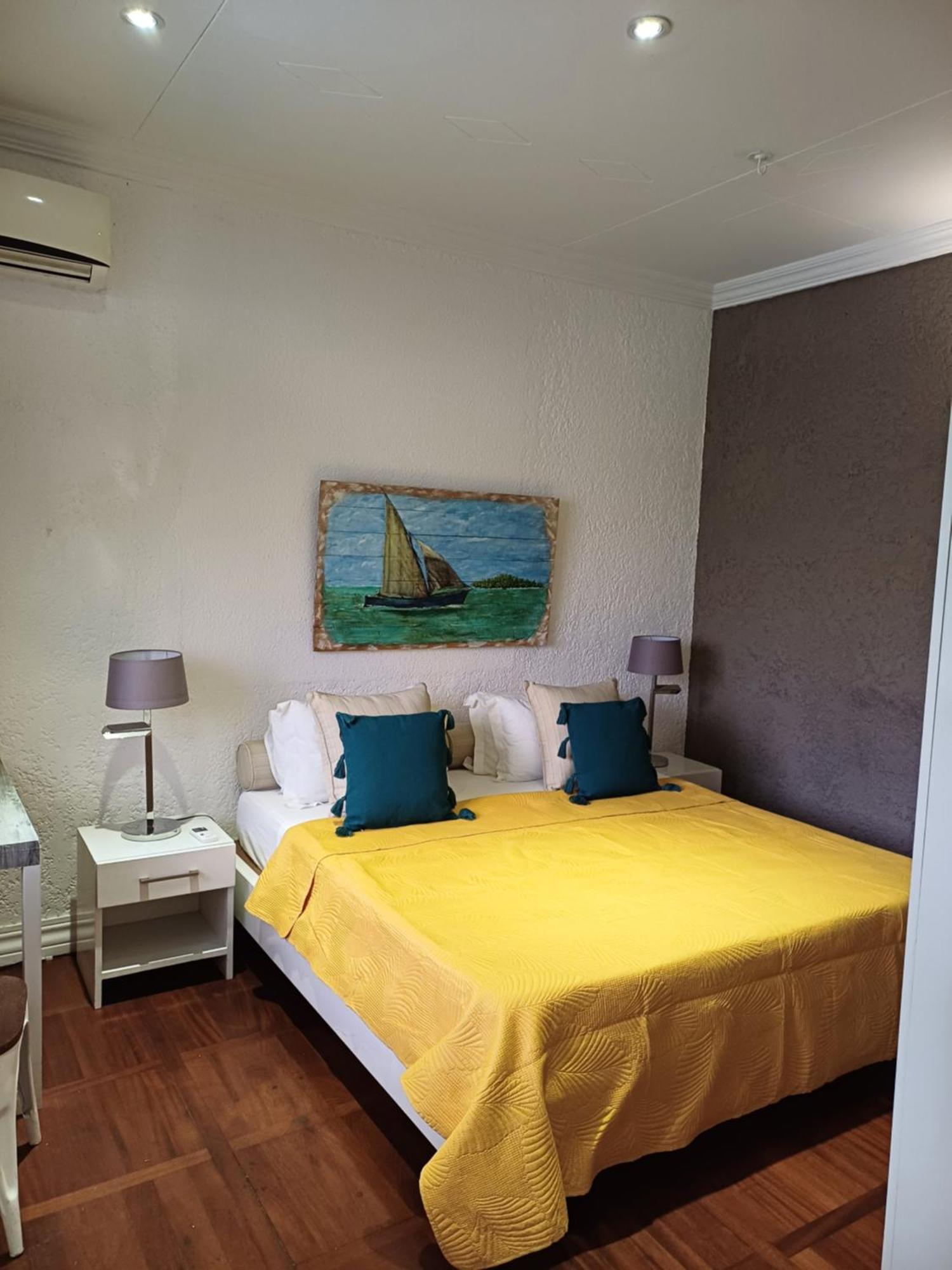 Explora Prestige Bed & Breakfast Блу Бей Екстериор снимка