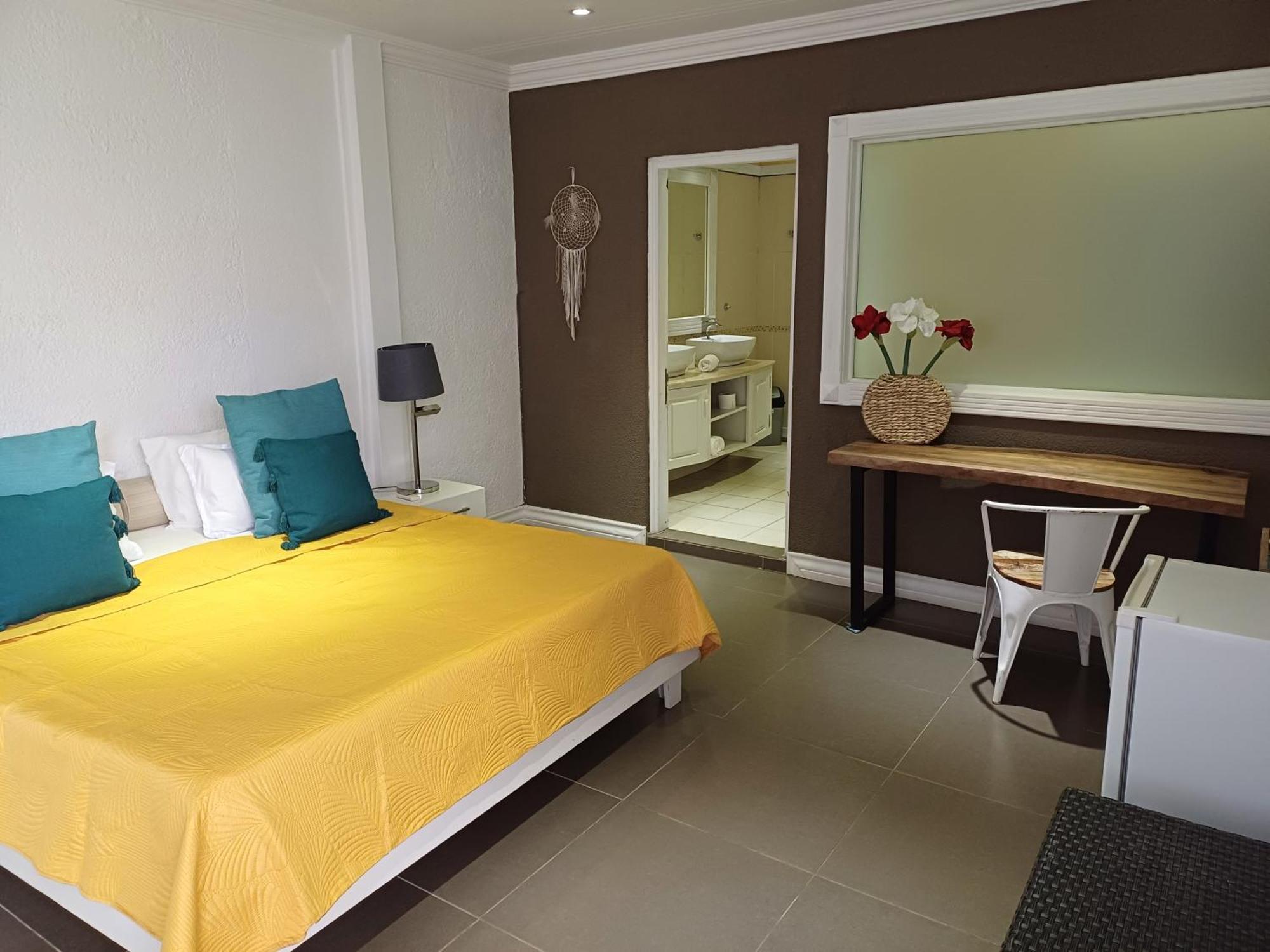 Explora Prestige Bed & Breakfast Блу Бей Екстериор снимка